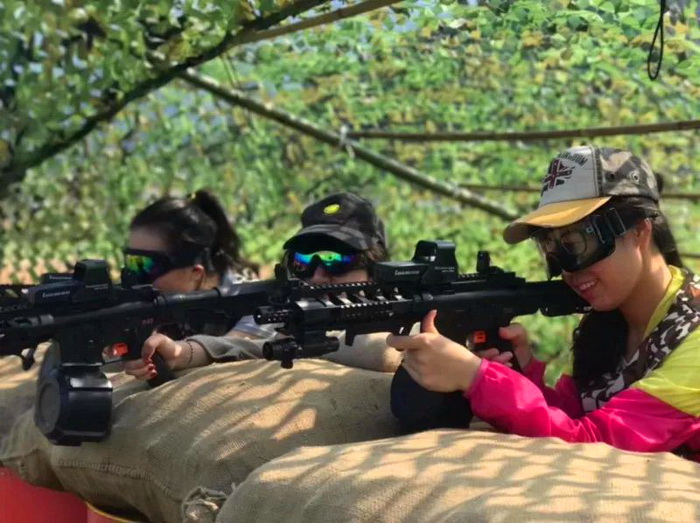 【乐行族|团队定制】近期有一份 杨梅采摘+休闲拓展一天主题团建方案，请您查收！