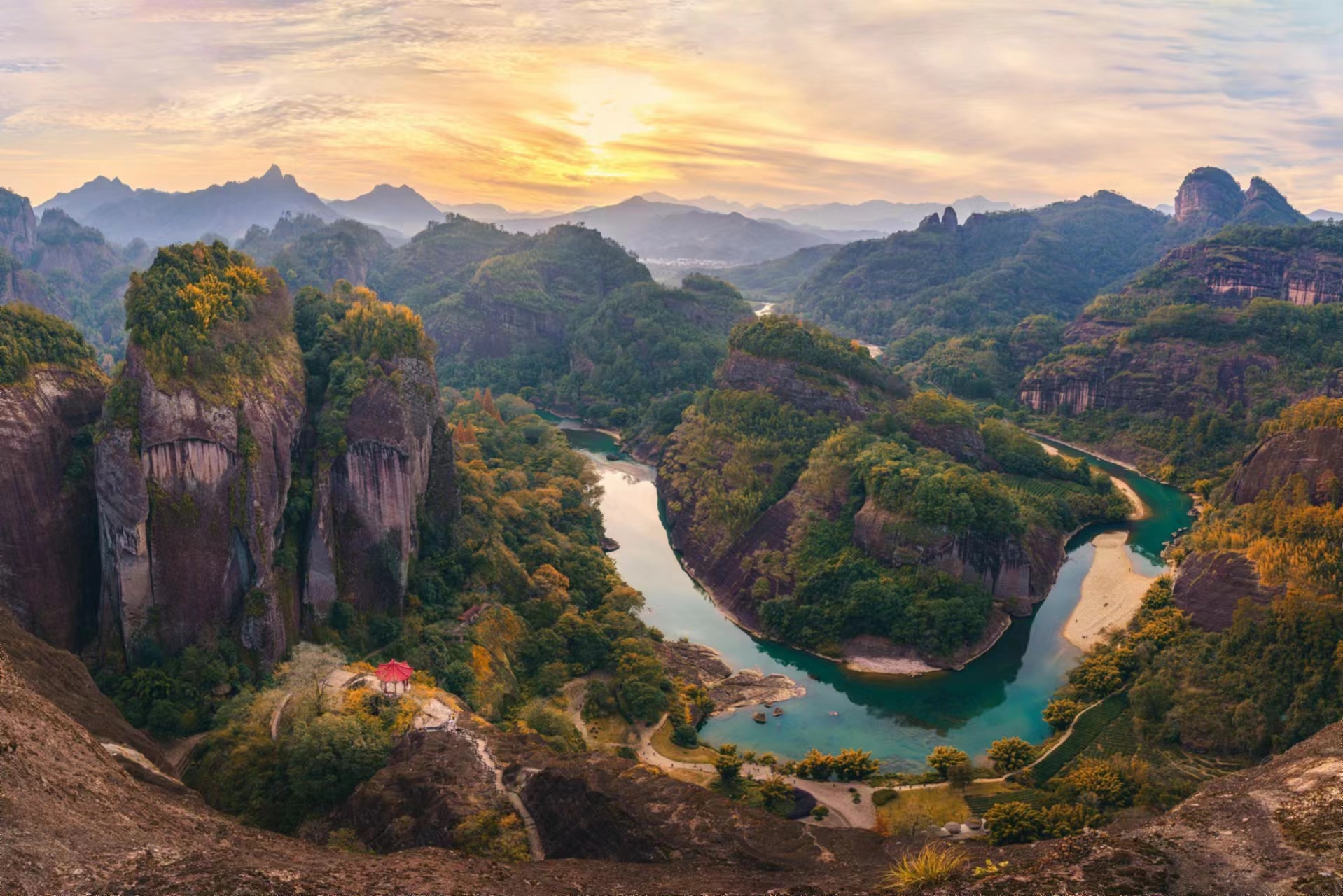 【五一武夷山3天】5月3日-5日，仙侠武夷，天游峰登高-九曲溪竹筏漂流-岩骨花香道穿越。景色绝美~